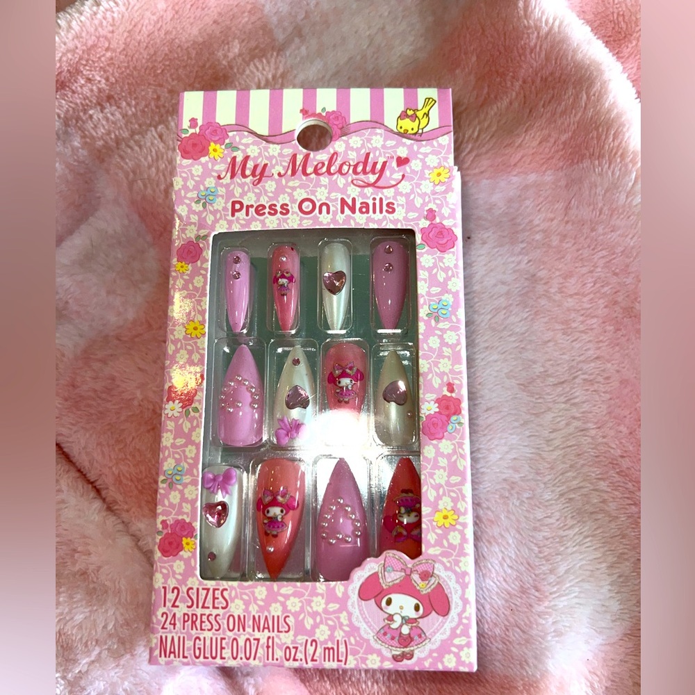 🎀💖 My Melody Sweet Society Pink Jeweled Faux Nail Set NWT 💖🎀 Hot Topic - Picture 2 of 4